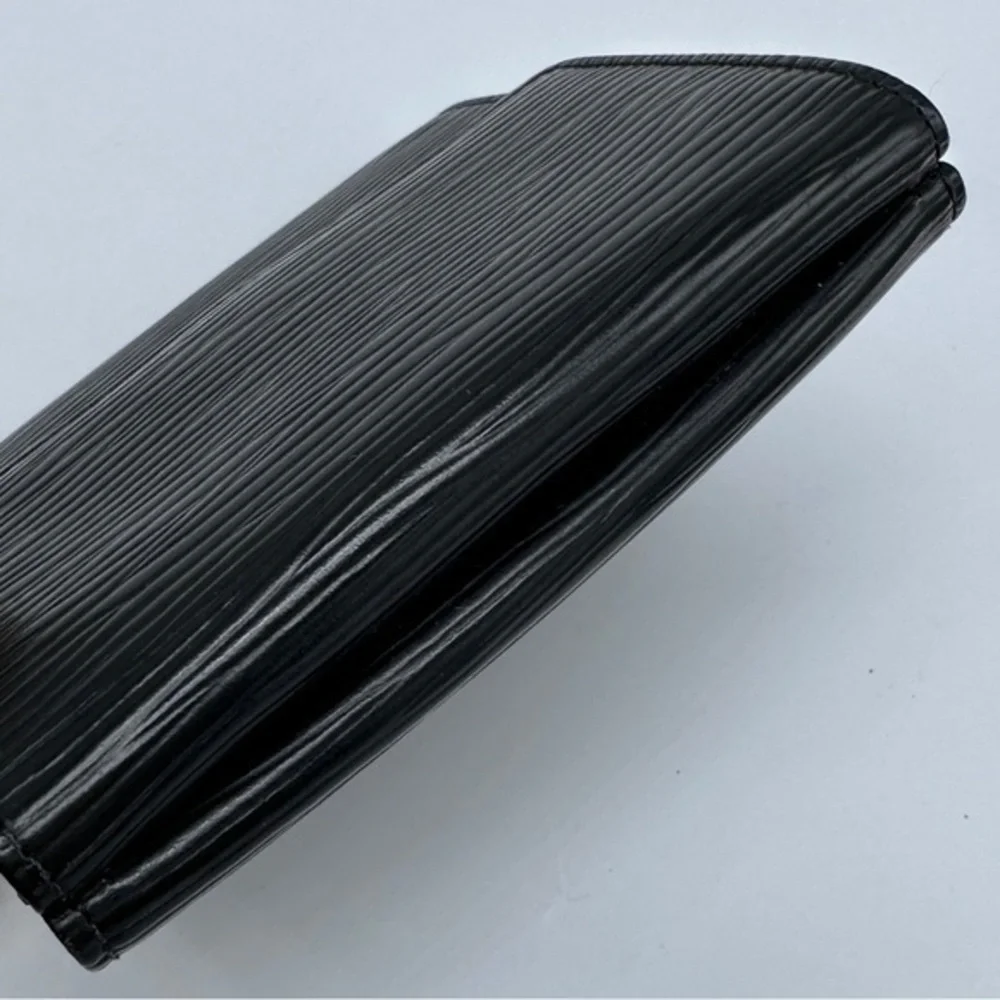 AUTHENTIC Louis Vuitton Malletier Epi Leather Elise Wallet - Picture 5 of 15